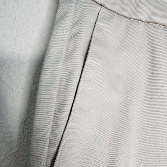 Dockers Signature Straight Leg Pants in Khaki Size 36x30 - Picture 4 of 6